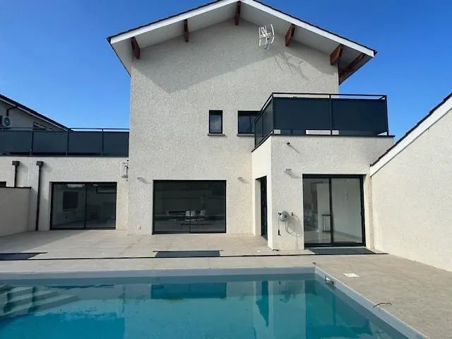 Maison 70 Avec 8 Chambres Lechaffardcom Satolas-et-Bonce 0*,